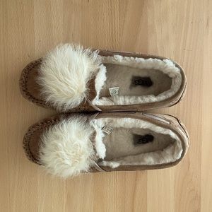 Ugg Pom Moccasin Slipper - Barely Worn • Sz EU39
